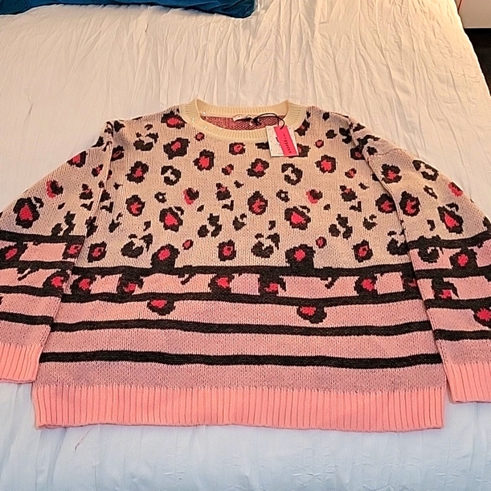 WOMEN'S  ANDREE BY UNIT "BORN TO BE WILD" SWEATER